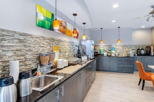 Quality Inn & Suites Lexington image 12