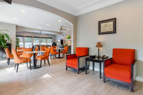 Quality Inn & Suites Lexington image 27